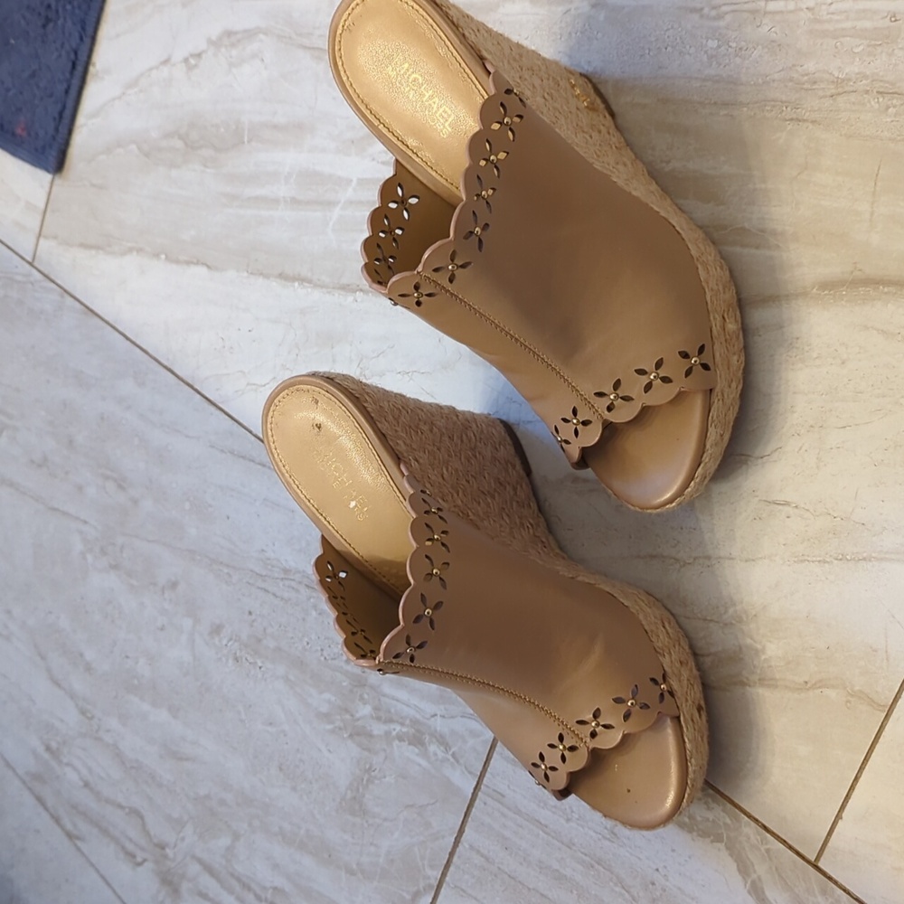 Wedge heel